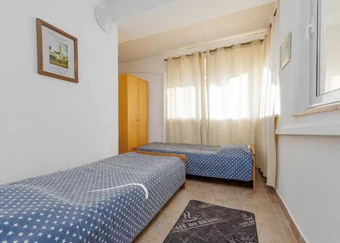 2 Bedroom Awesome In * ニン