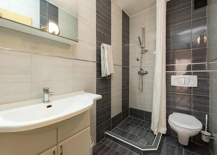 2 Bedroom Awesome In アパート *