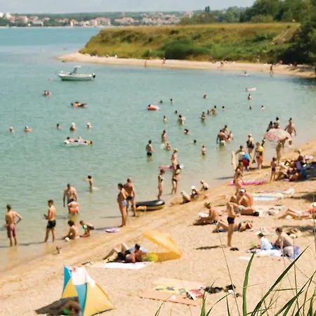 2 Bedroom Awesome In Appartement Nin