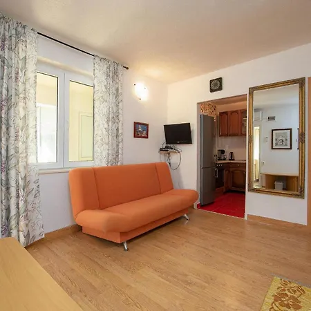 Appartement 2 Bedroom Awesome In Nin