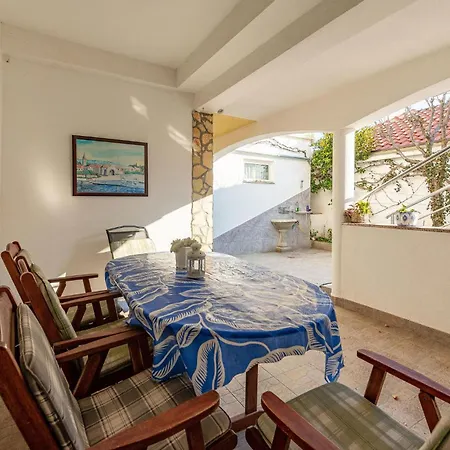 2 Bedroom Awesome In *