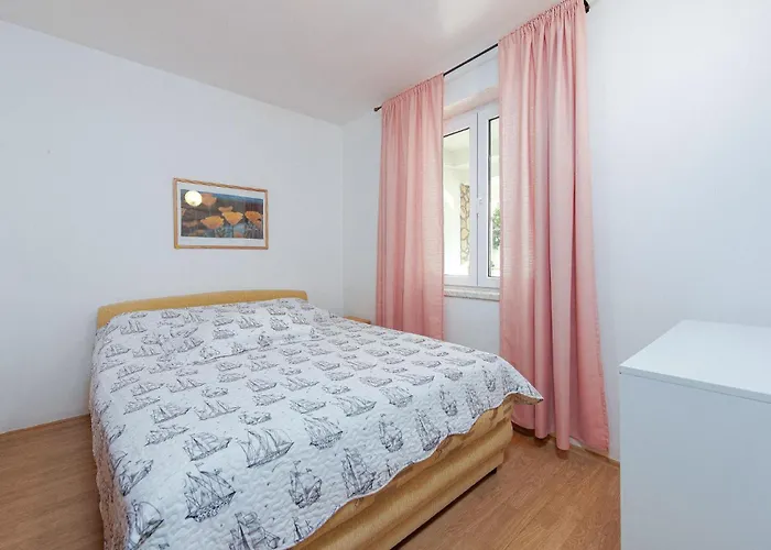 דירה 2 Bedroom Awesome In