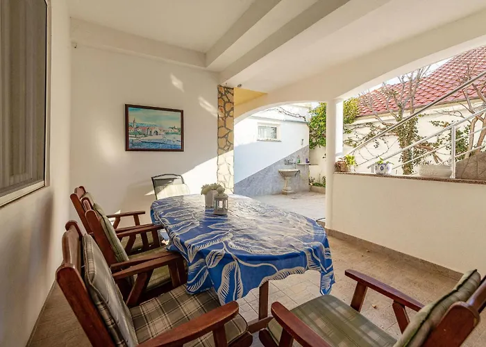 2 Bedroom Awesome In *